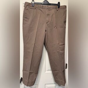 Dockers Men's Flat Front Relaxed Fit Khaki Chinos